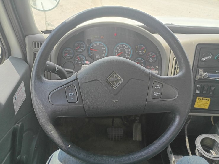 2015-international-durastar-4300-image-62