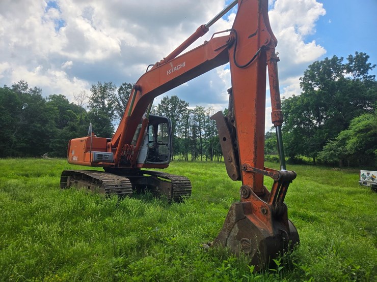 hitachi-ex160-lc-image-18