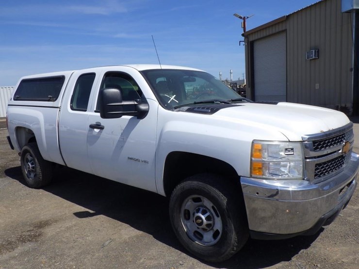 2013-chevrolet-2500hd-image-2