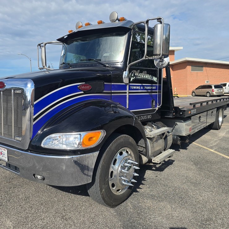 2022 PETERBILT 337