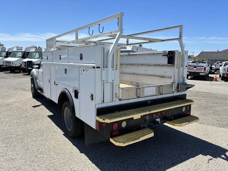 2011-ford-f550-image-4