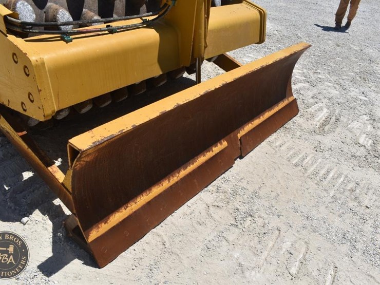 2012-caterpillar-cp56-image-24