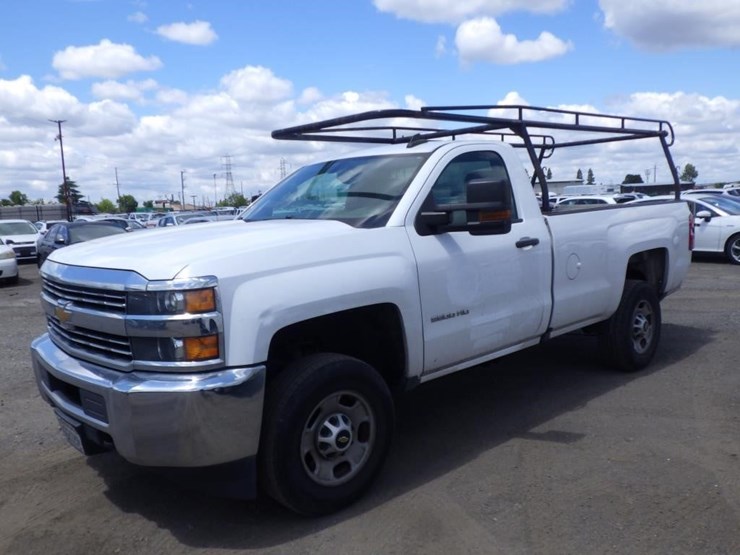 2018-chevrolet-2500-image-1