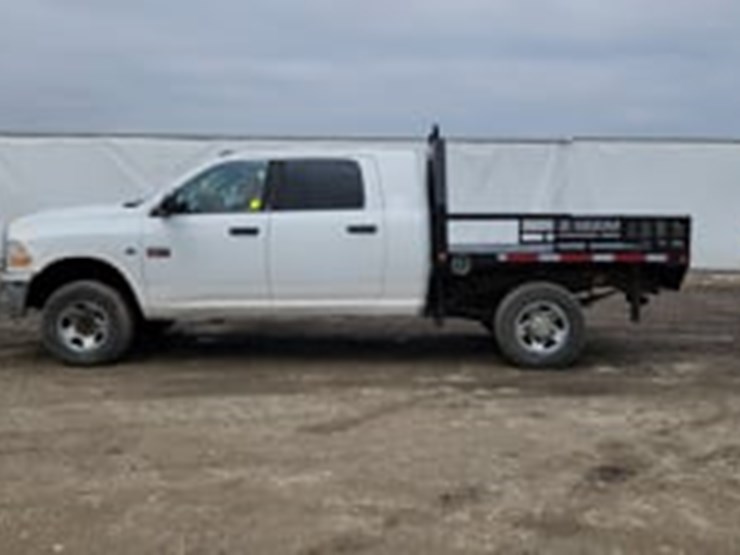 2011-dodge-3500-image-5