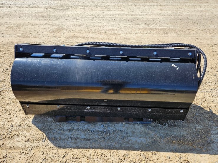 #5110-•-agt-mower-king-ssvr72-vibratory-roller-image-4