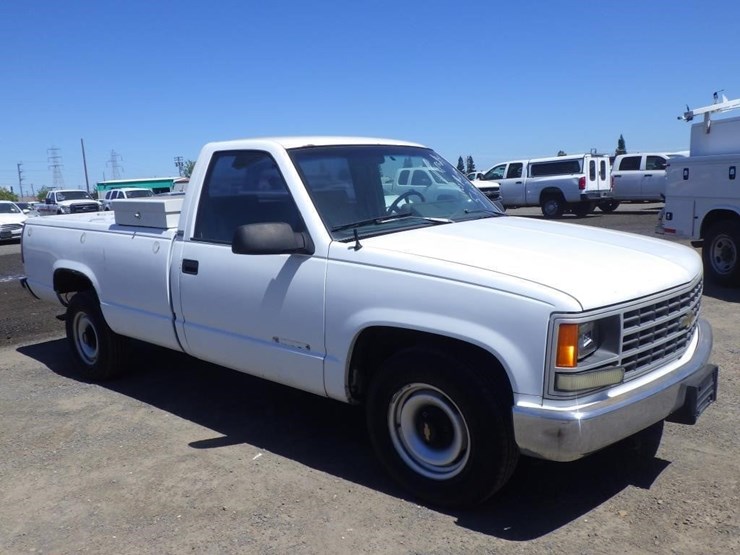 1990-chevrolet-2500-image-2
