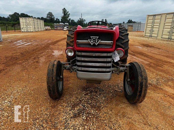 massey-ferguson-135-image-3