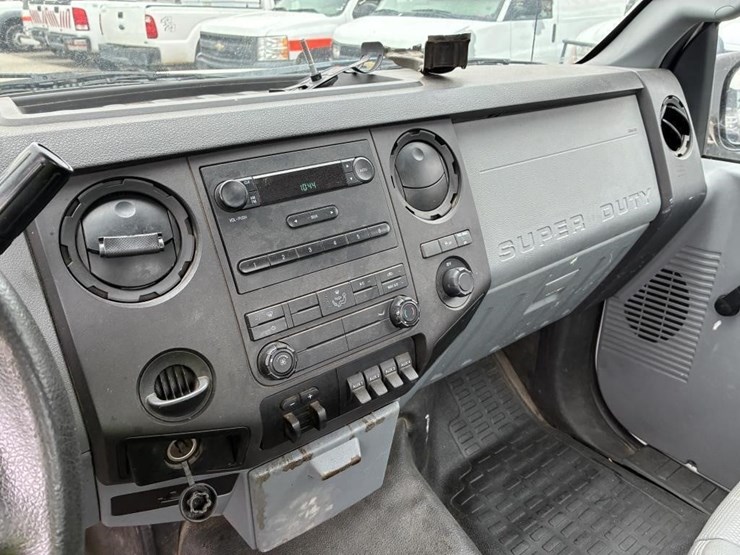 2013-ford-f250-sd-image-15