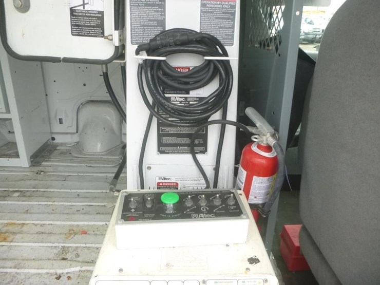 2011-ford-e350-image-10