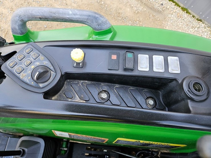 john-deere-4066r-image-32