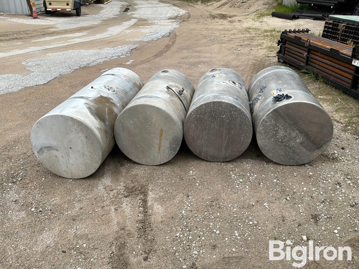 truck-tractor-fuel-tanks-image-10