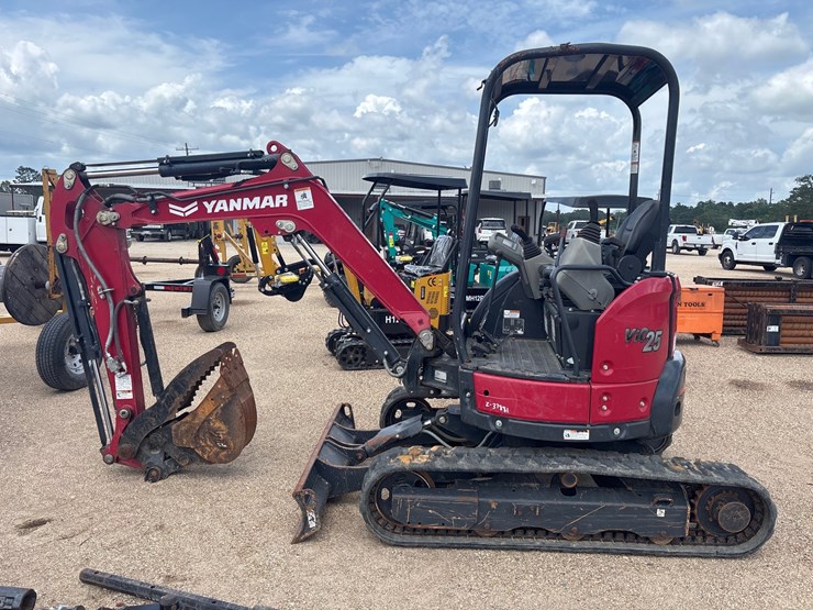 yanmar-vio25-6a-image-1