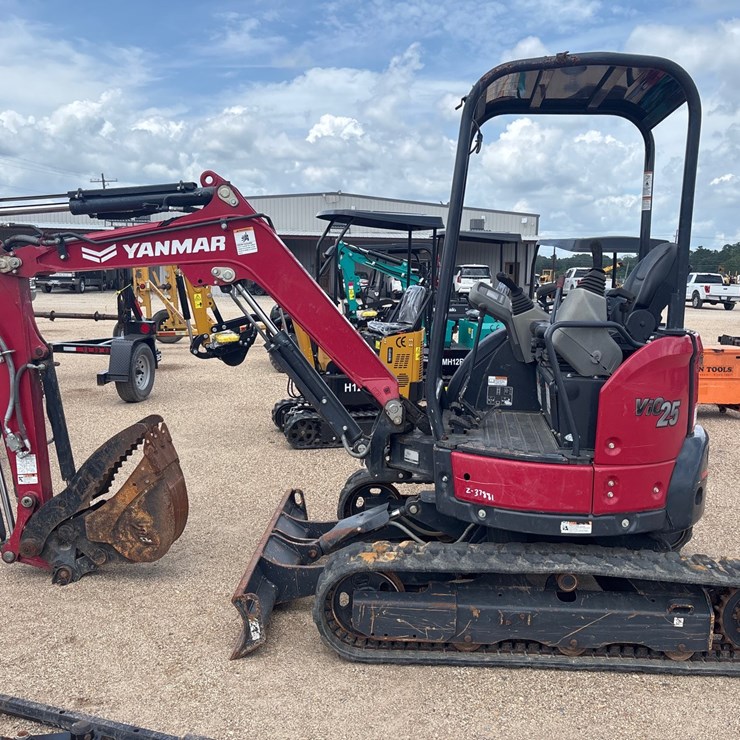 YANMAR VIO25-6A