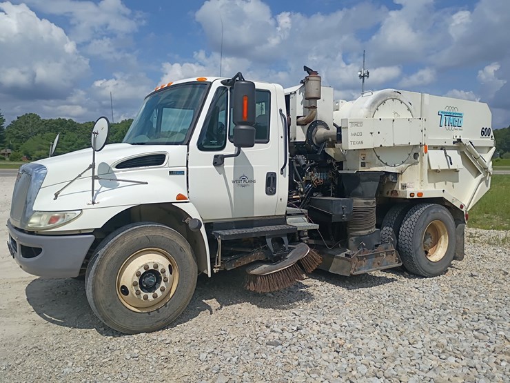 2015-international-durastar-4300-image-2
