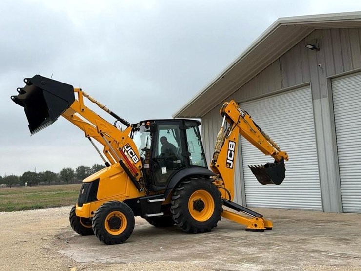 2024-jcb-3cx-image-4