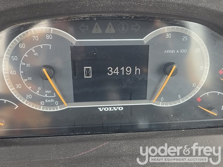 2023-volvo-a25g-image-62