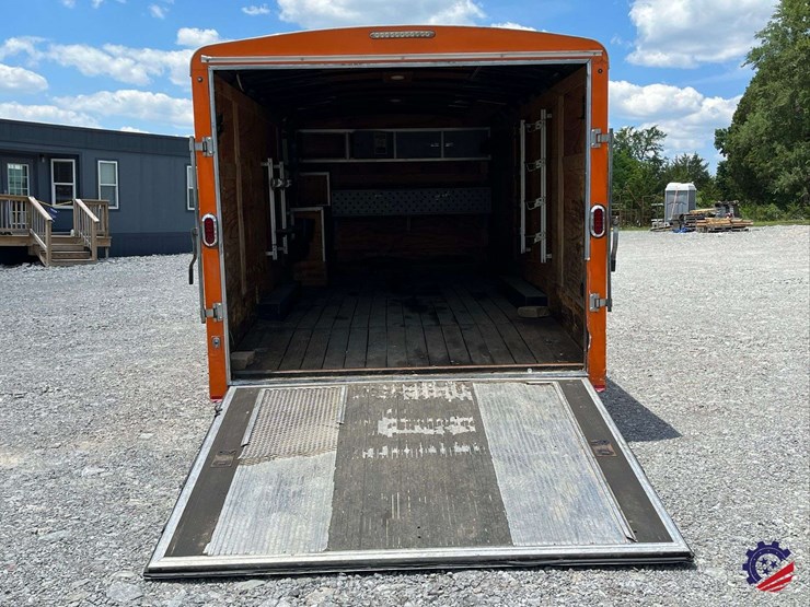 2016-sure-trac-t/a-enclosed-landscaping-tag-trailer-image-28