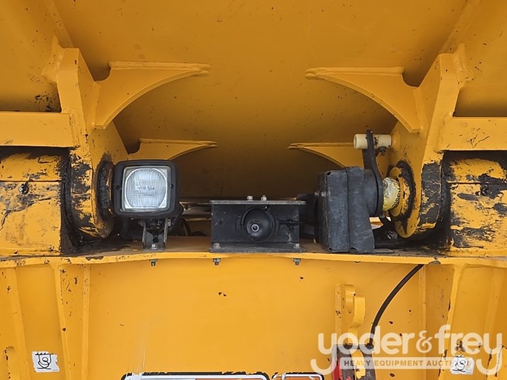 2021-volvo-a25g-image-46