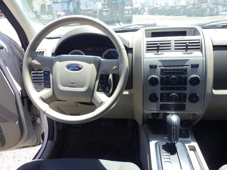 2009-ford-escape-image-9