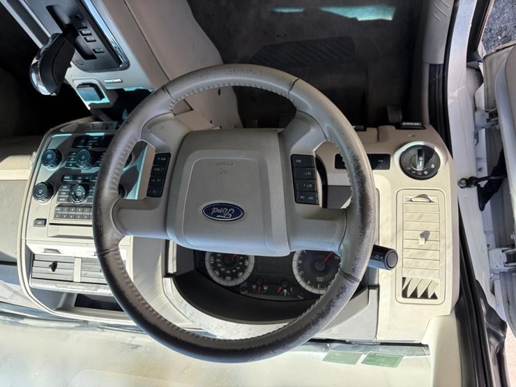 2009-ford-escape-hybrid-image-15