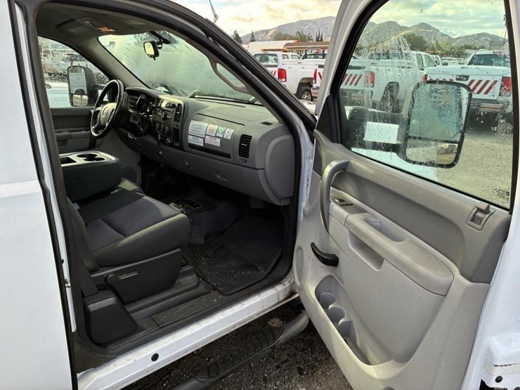 2012-gmc-2500hd-image-9