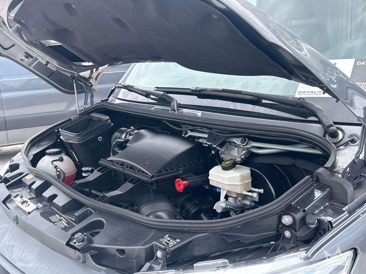 2021-mercedes-benz-sprinter-4500-image-25
