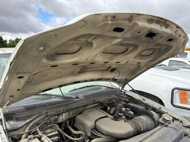 2004-ford-f150-xl-image-10