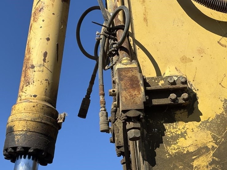komatsu-pc200-l-image-16
