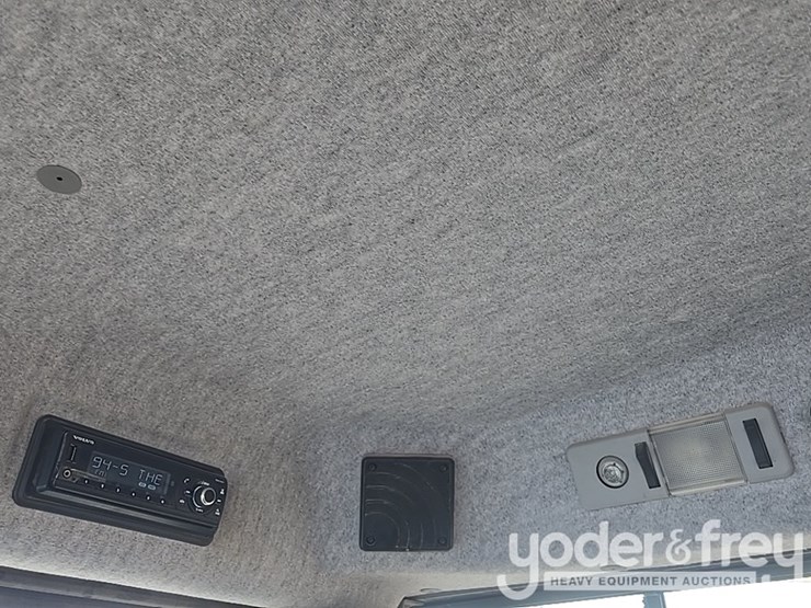 2023-volvo-a25g-image-57