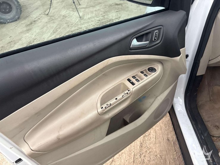 2013-ford-escape-image-11