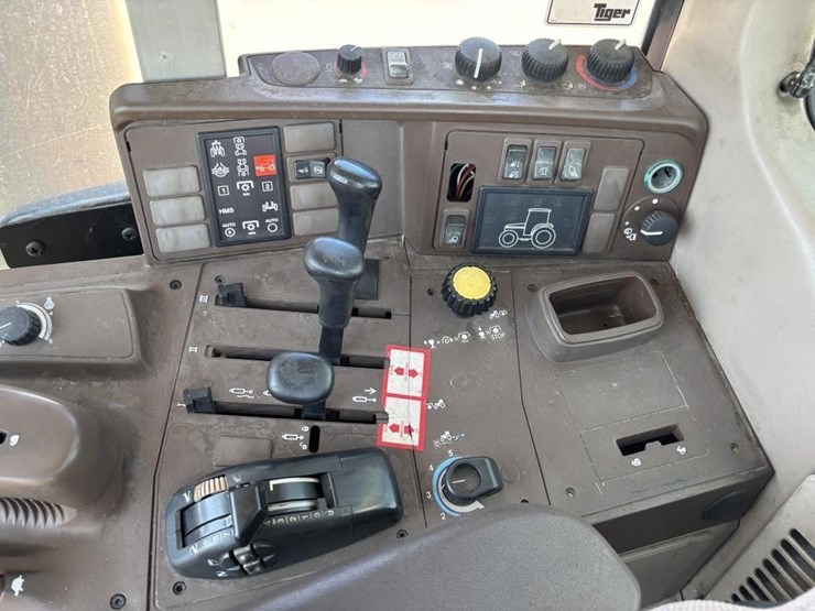 john-deere-6420-image-43