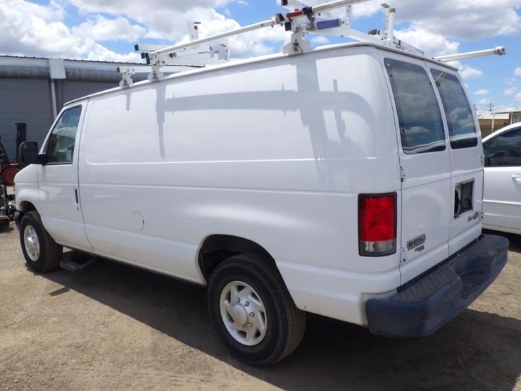 2011-ford-cargo-image-3