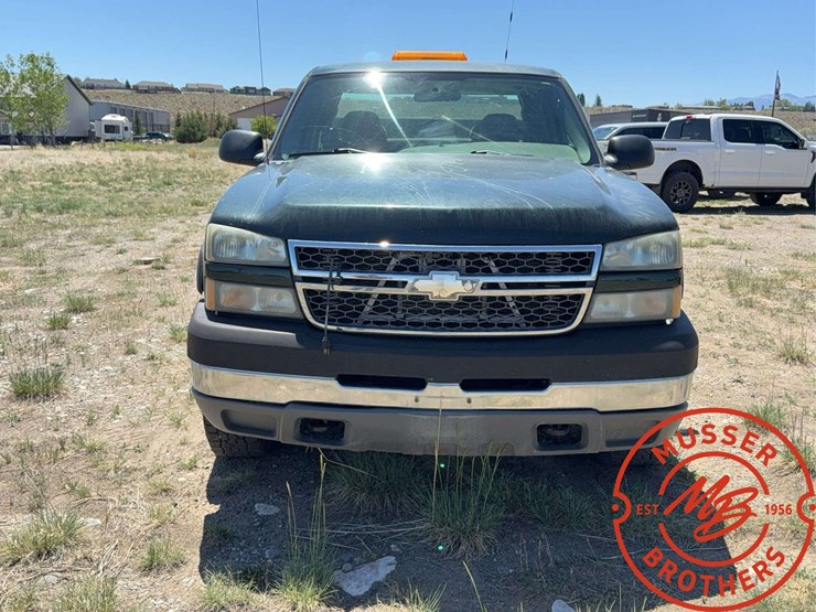 2005-chevrolet-silverado-3500-ls-image-8