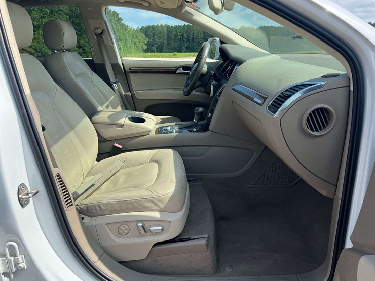 2013-audi-q7-image-18
