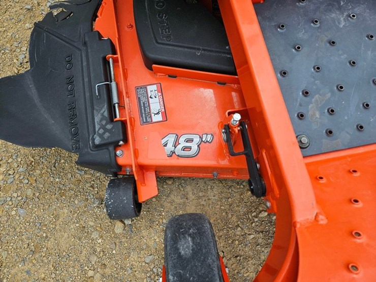 kubota-z122e-image-33