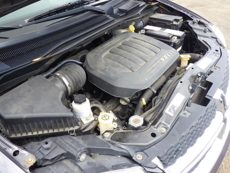 2015-dodge-grand-caravan-image-11