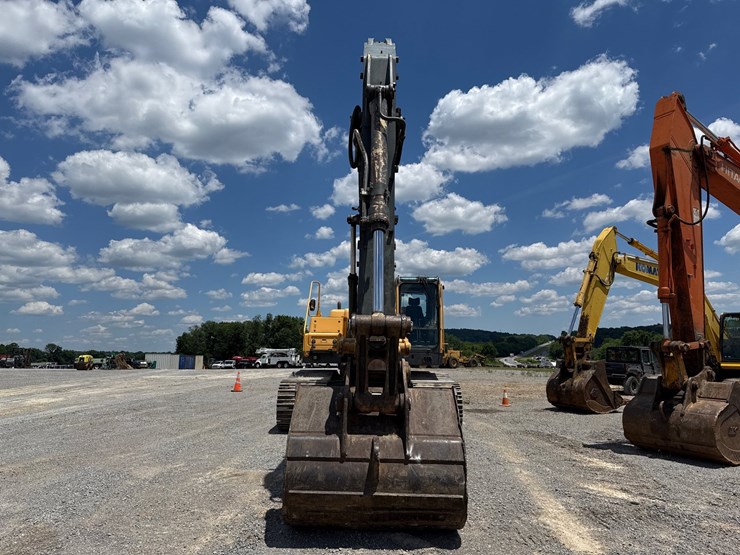 volvo-ec330b-lc-image-5
