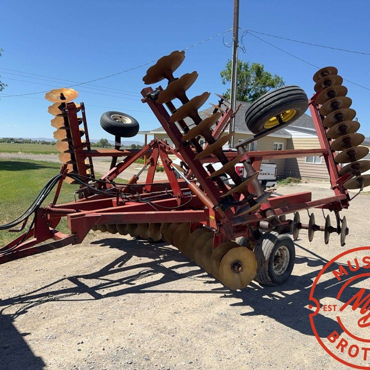INTERNATIONAL 490