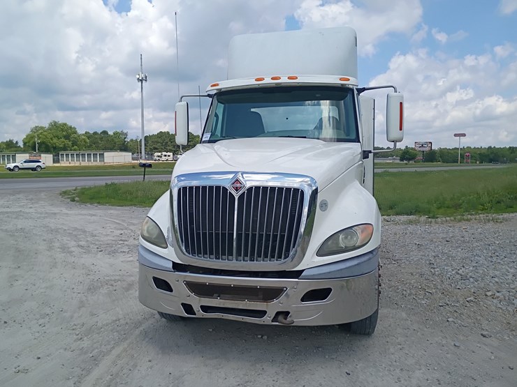 2016-international-prostar-image-17