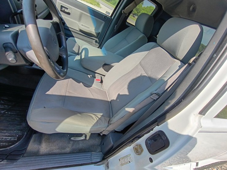 2005-dodge-dakota-image-28