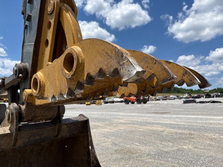 volvo-ec330b-lc-image-10