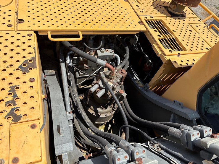 volvo-ec330b-lc-image-30
