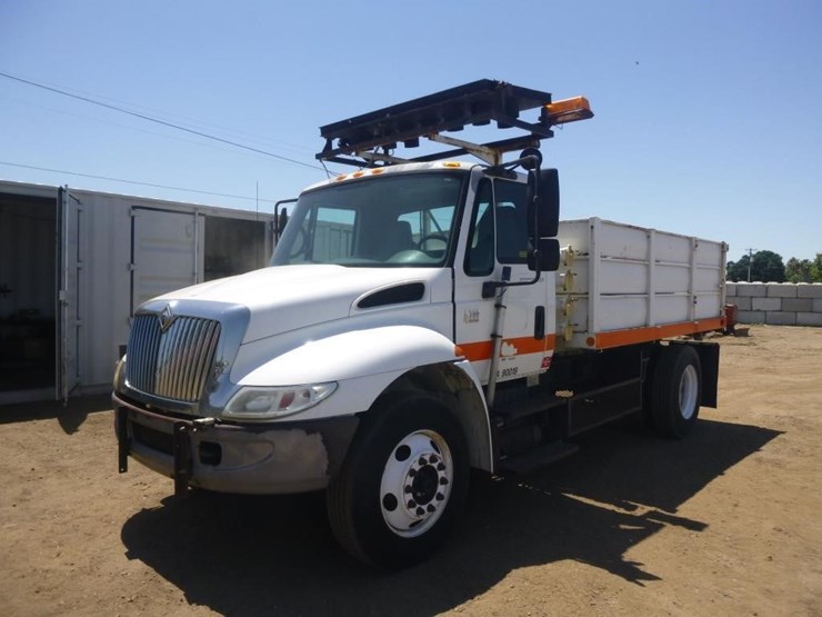 2006-international-durastar-4300-image-2