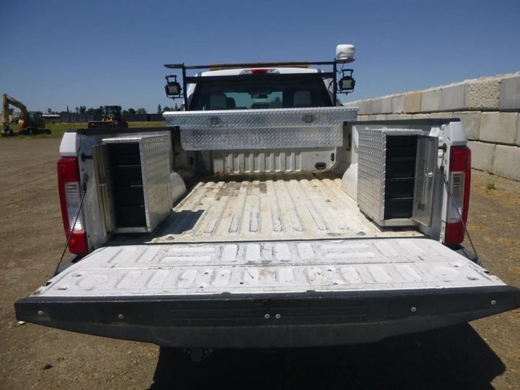 2017-ford-f350-image-19