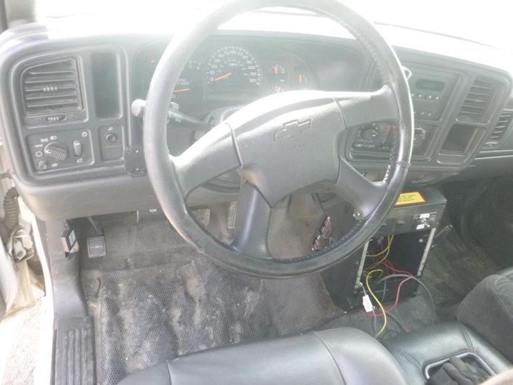 2003-chevrolet-2500-image-12