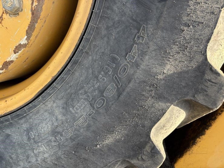 2010-deere-210lj-image-29