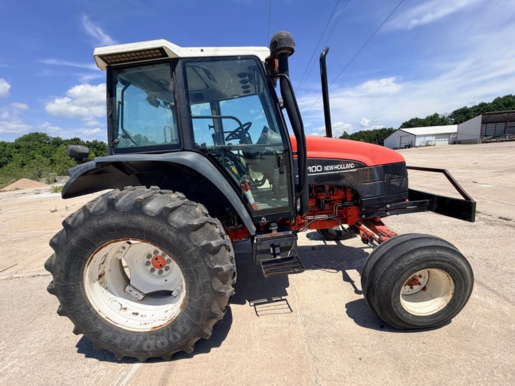 2000-new-holland-ts100-image-16