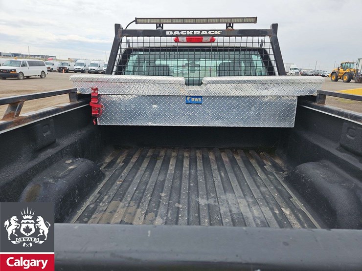 2013-gmc-sierra-2500hd-image-15