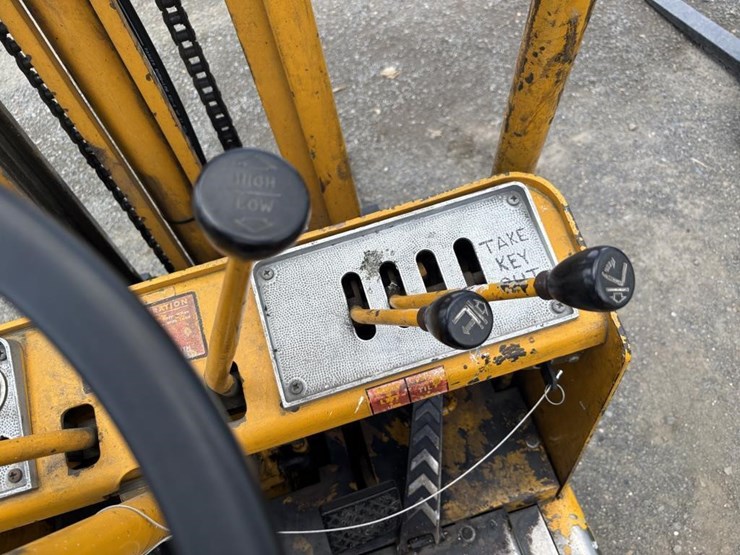 caterpillar-t40b-image-20