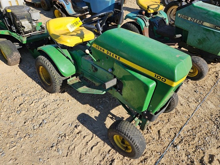 john-deere-100-image-7